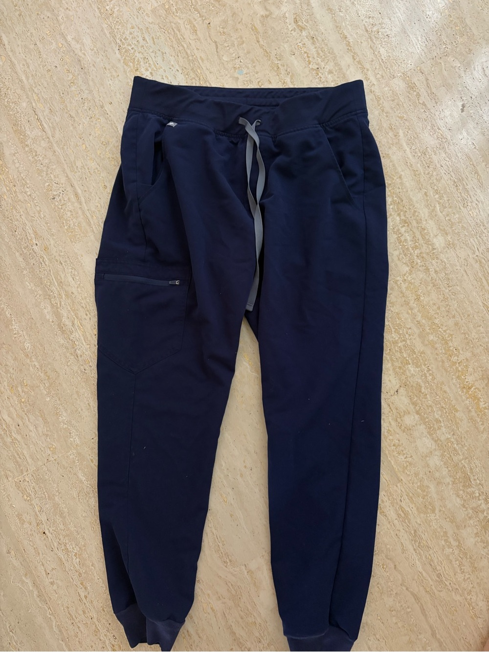Gently worn Figs women’s high waisted navy joggers scrub